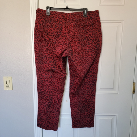 Talbots Dark Red Signature Cropped Side Zip Leopard Print Pants Size 16 - Picture 4 of 11